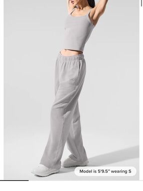 EUC Alo Washed Accolade Straight Leg Sweatpant M grey sky wash